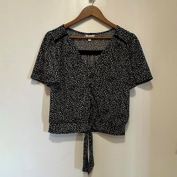 Black Floral Tie-Front Top - Picture 4 of 5